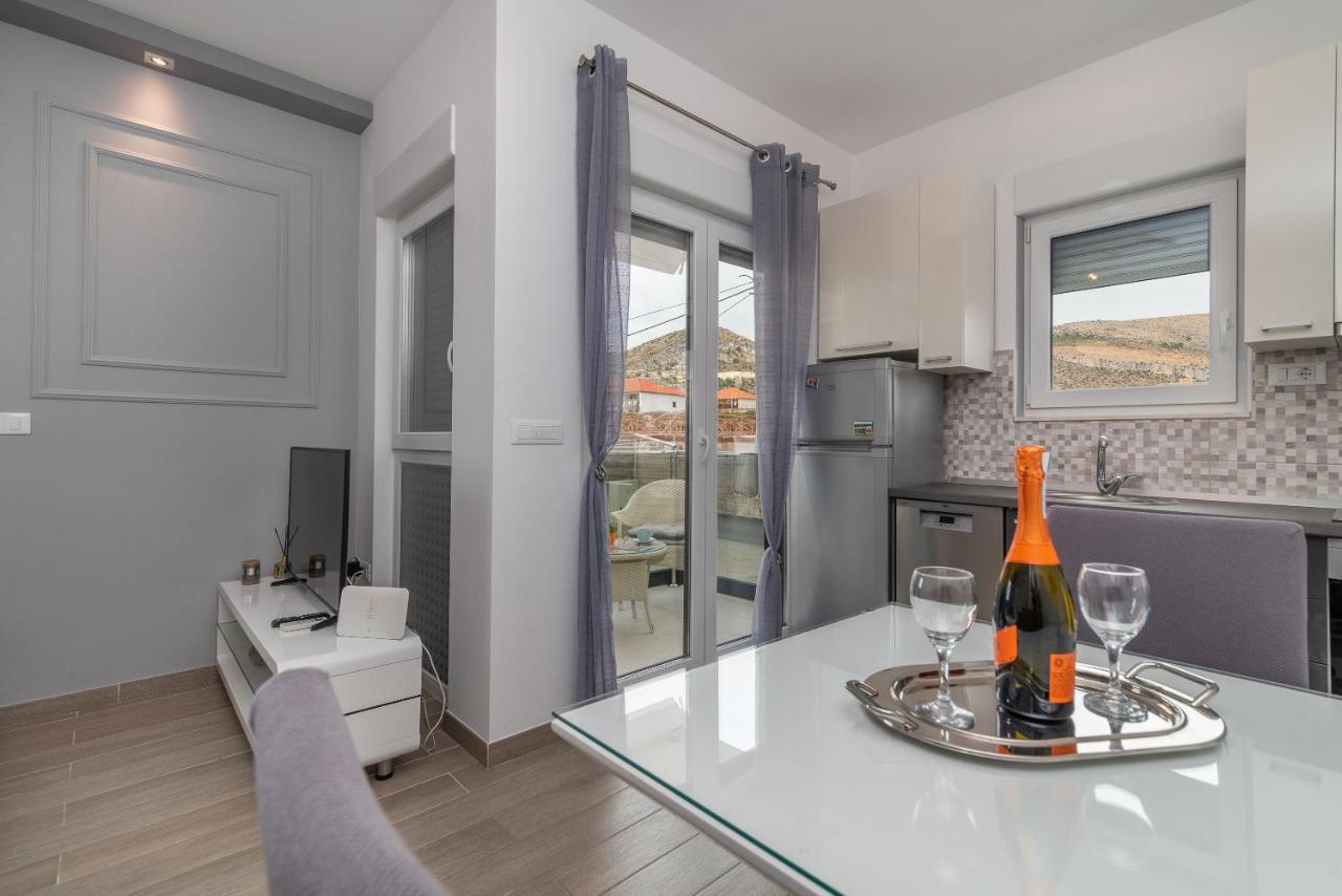 Apartman Lorena Trogir Exterior foto