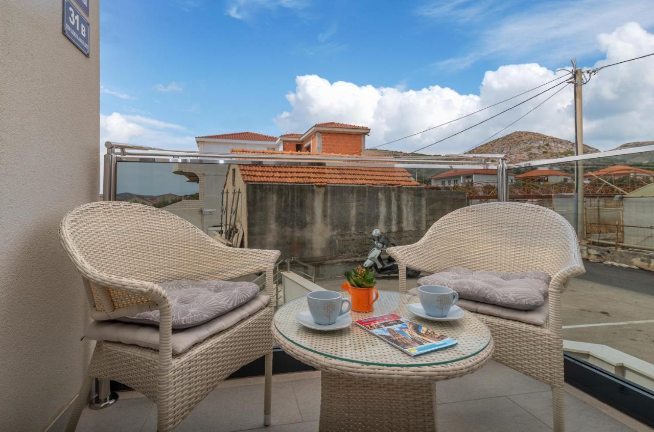 Apartman Lorena Trogir Exterior foto