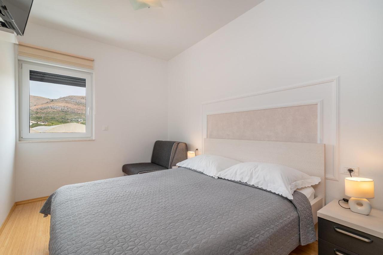 Apartman Lorena Trogir Exterior foto