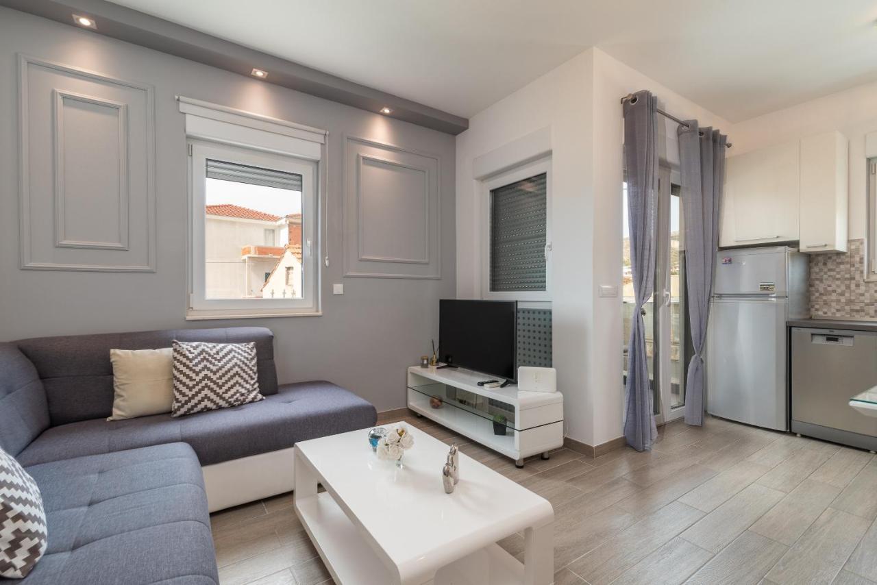 Apartman Lorena Trogir Exterior foto