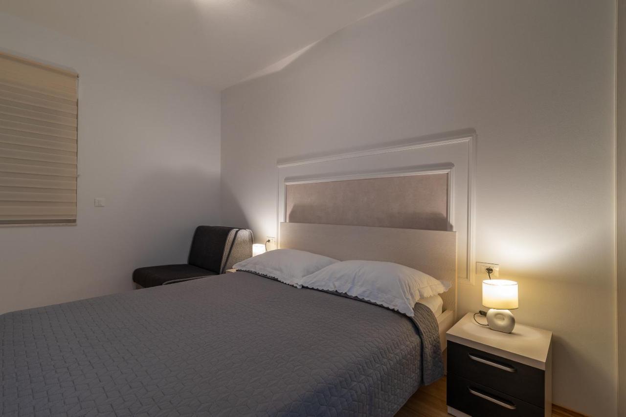 Apartman Lorena Trogir Exterior foto